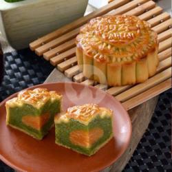 S10 - Kue Bulan Pandan (4 Pcs)