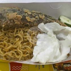 Ikan Lele Goreng Mozarella   Mie Goreng   Manis Dingin