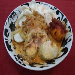 Lontong Sayur Labu Siam Telor Balado