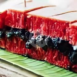 Red Velvet Kacang Coklat Susu