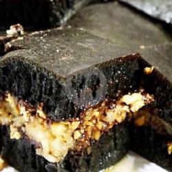 Martabak Manis Blackforest Kacang