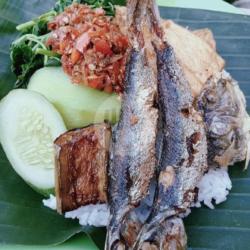 Nasi Tempong Ikan Asin Sambel Terasi Ndower