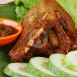 Lalapan Bebek Goreng Nasi