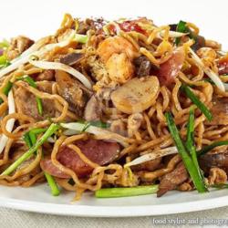 Mie Goreng Ayam Bakso Sosis