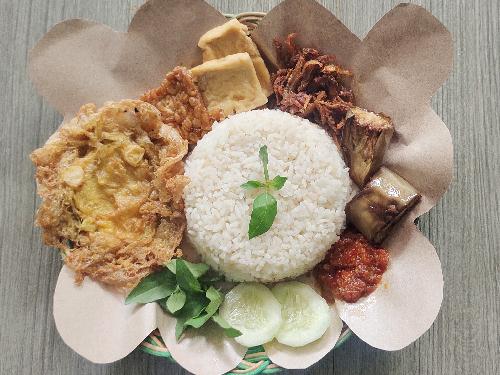 Warung Rawon Balungan Istimewa, Kuliner Stasiun Tuban