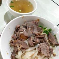 Yam Kwetiaw Daging Sapi