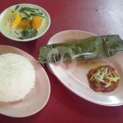 Pais Patin   Gangan Belamak   Nasi