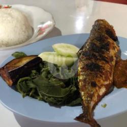 Peda Bakar   Sayur   Nasi