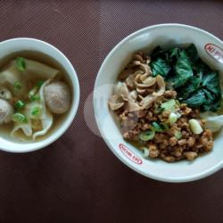 Bakmi/kwetiau/misoa Komplit