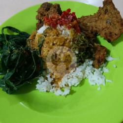 Nasi Padang Rendang   Ayam Bakar