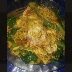 Mie Nyemek Goreng
