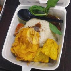 Sego Sambel Penyet Tempe Tahu Telur