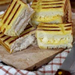 Roti Bakar Nenas
