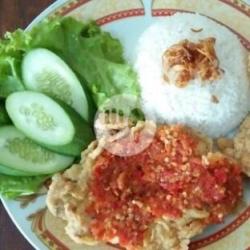 Nasi Telor Penyet Sambel Rawit Merah