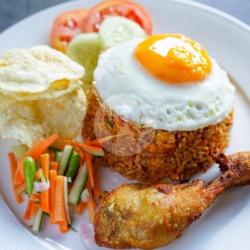 Kampoeng Fried Rice With Chicken