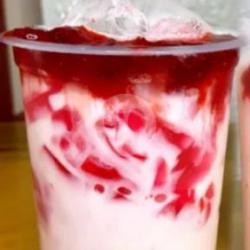 Es Kekinian Strawberry Milk Jelly