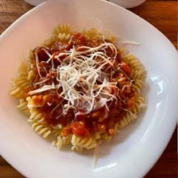 Pasta Fusilli Bolognese