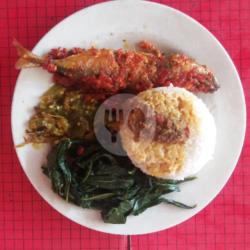 Nasi, Ikan Balado, Sayur, Sambal