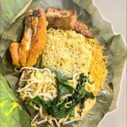 Nasi Tiwul Komplit   Aqua Gelas