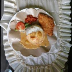 Paket Ayam Katsu   Ayam Kari   Nasi   Tempe   Lalapan