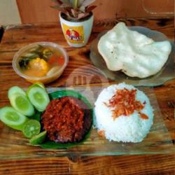 Paket Fish Roll Steak Ikan Bandeng Sambal Geprek   Sayur Asem   Kerupuk