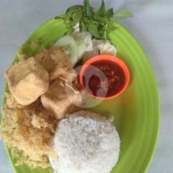 Nasi Tahu Kremes