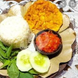 Nasi Telor Komplit