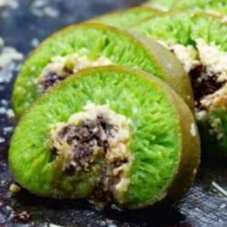 Martabak Pandan Gulung Keju Coklat Kacang (medium)