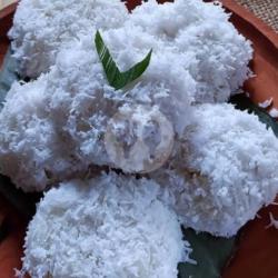 Ketan Putih Tabur Kelapa Parut