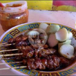 Sate Kulit Ayam Dan Lontong