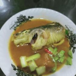 Pindang Tempoyak Kepala Baung Teh Tawar Hangat