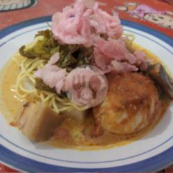 Ketupat Gulai Nangka / Paku / Taucho   Telur