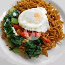 Indomie Goreng Rendang Telur