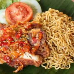 Mie Goreng Ayam Penyet Sambal Merah