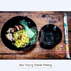 Mie Toping Bebek Peking