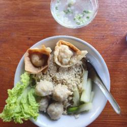 Cwie Mie Ayam Pangsit Goreng Bakso
