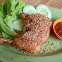 Ayam Paha Goreng Serundeng