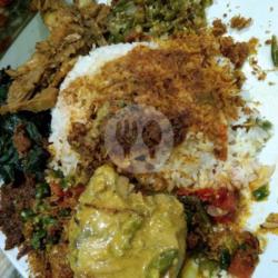 Nasi Ikan Tongkol Gulai Komplit