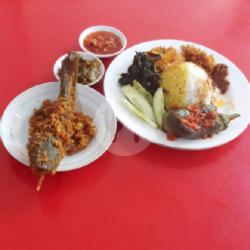 Nasi Padang Ikan Lele Goreng Komplit