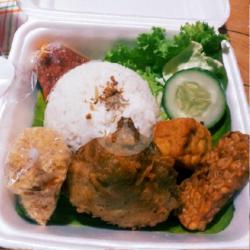 Paket Nasi Ayam Kremes Paha Atas    Tahu Tempe