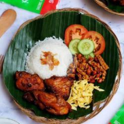 Nasi Uduk Special Ayam Goreng