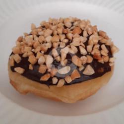 Donat Topping Coklat Kacang