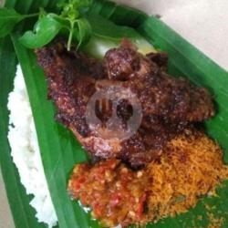 Paha Ayam Bumbu Hitam