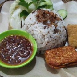 Nasi To(nasi To Tahu Tempe Asin Sambel Lalab)