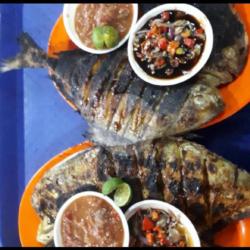 Ikan Bawal Bakar