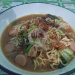 Mie Godok Bumbu Jateng Pedes / Gurih.