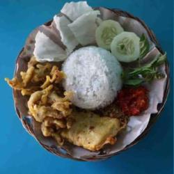 Sego Sambel Usus Ayam Goreng