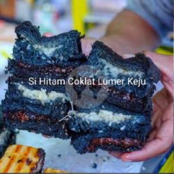 Si Hitam Coklat Lumer Keju