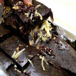 Keju Kacang Coklat Blackforest