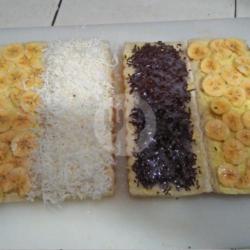 Roti Bumbu Bakar 1 / 2 Pisang Keju Susu-1/2 Pisang Coklat Susu.